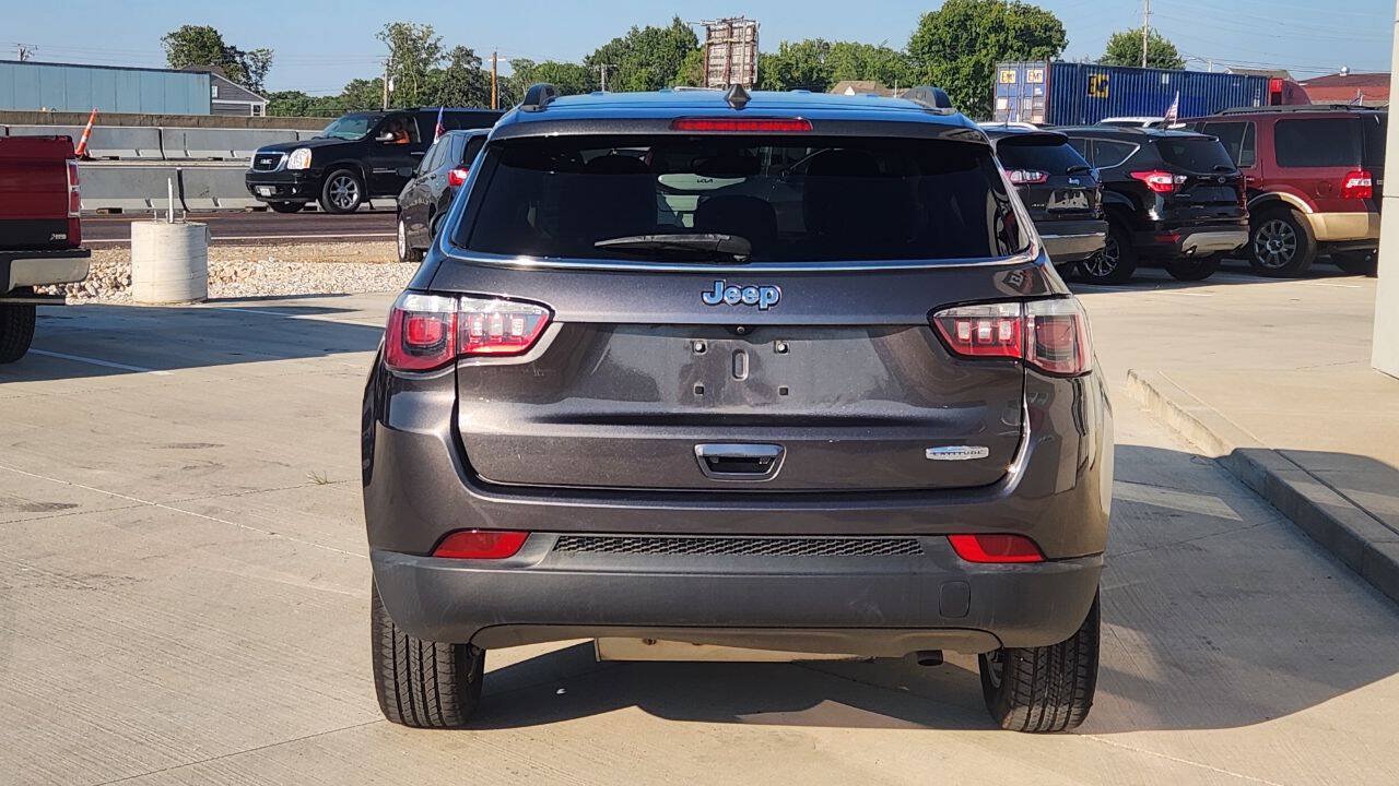 Used 2018 Jeep Compass Latitude w/ Popular Equipment Group FWD image 5