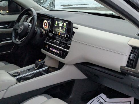 Used 2022 Nissan Pathfinder Platinum w/ Cargo Package image 25