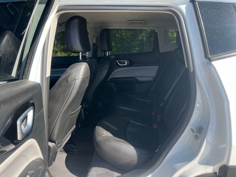 Used 2022 Jeep Compass Limited AWD/4WD image 15