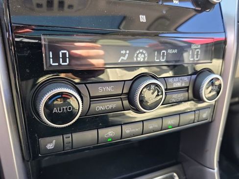 Used 2021 Subaru Ascent Limited w/ Technology Package image 26