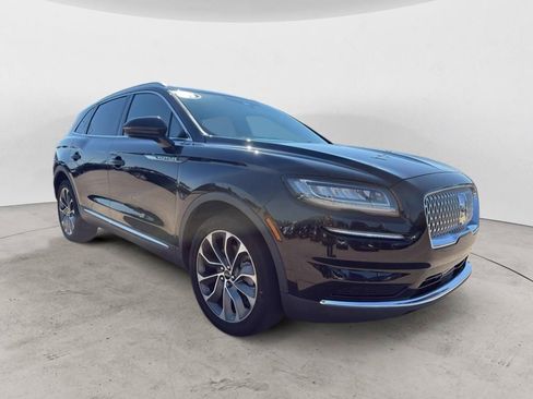 Used 2023 Lincoln Nautilus Reserve w/ Luxury Package AWD/4WD image 3
