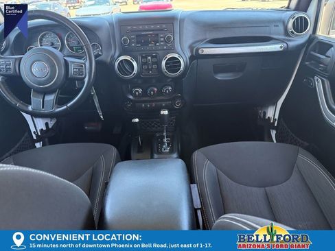 Used 2016 Jeep Wrangler Unlimited Rubicon w/ Connectivity Group AWD/4WD image 13