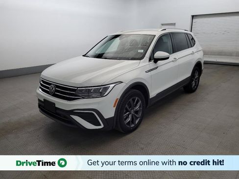 Used 2022 Volkswagen Tiguan SE image 1