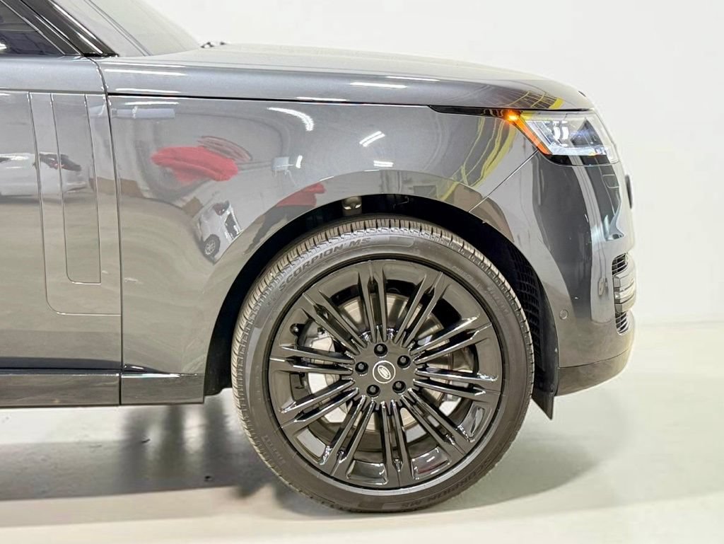 Used 2025 Land Rover Range Rover Long Wheelbase SE AWD/4WD image 15