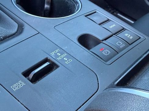 Used 2024 Toyota Highlander XSE FWD image 22