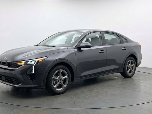 Used 2025 Kia K4 FWD image 3