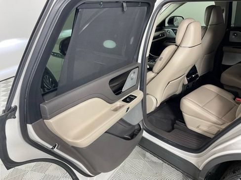 Used 2020 Lincoln Aviator Reserve w/ Equipment Group 201A RWD image 23