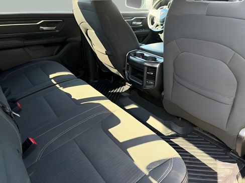 Used 2019 RAM 1500 Big Horn AWD/4WD image 14