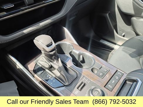 Used 2022 Toyota Highlander Limited AWD/4WD image 24