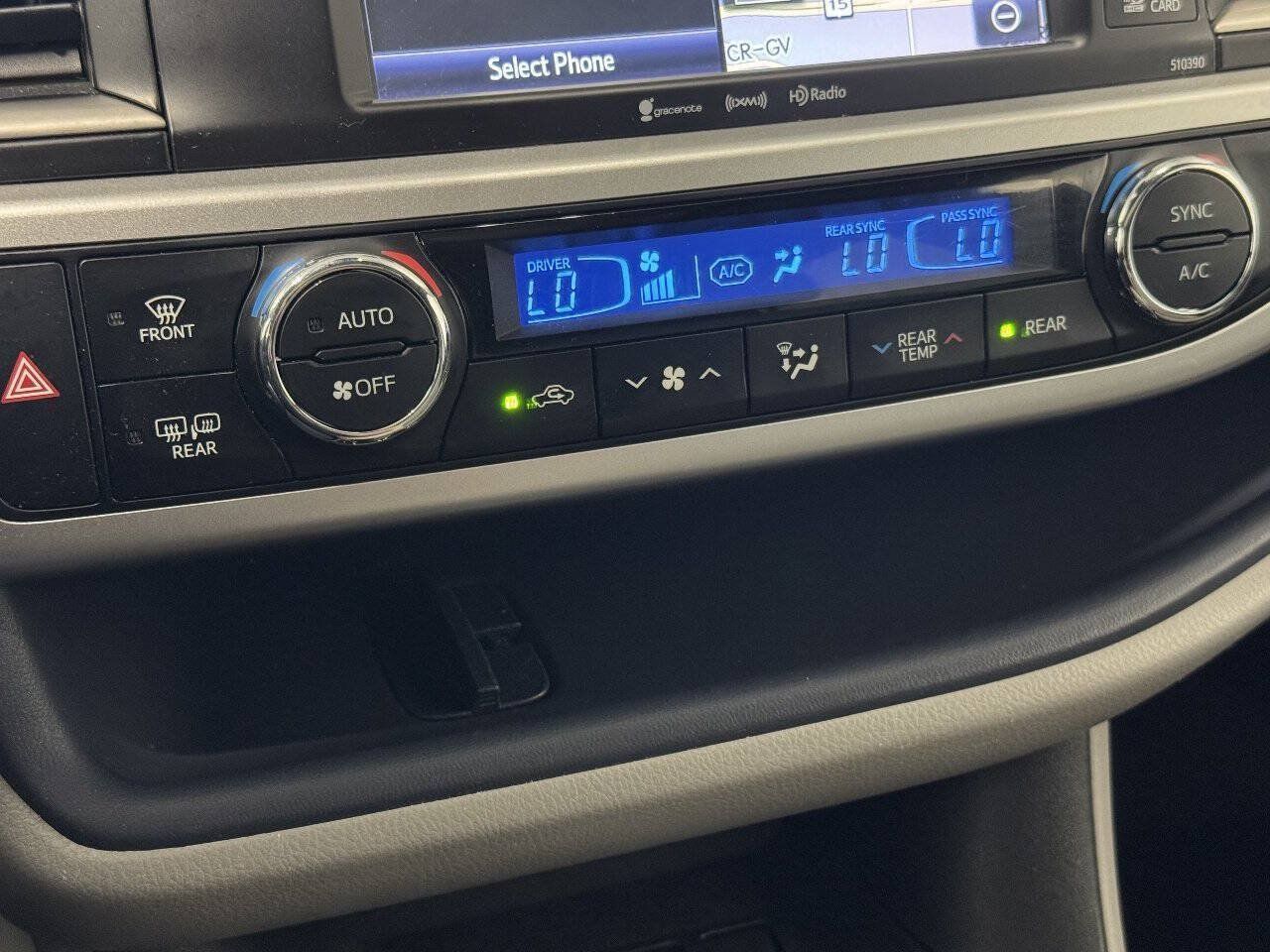 Used 2019 Toyota Highlander XLE AWD/4WD image 35