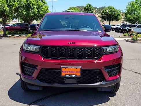 New 2025 Jeep Grand Cherokee Altitude w/ Trailer Tow Package image 3