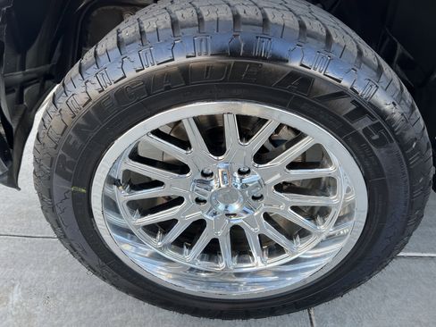 Used 2018 RAM 1500 Classic SLT image 11