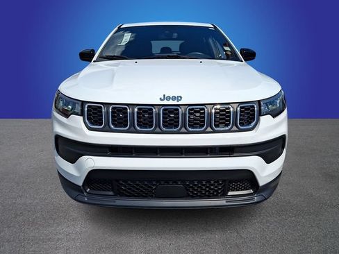 Used 2025 Jeep Compass Sport AWD/4WD image 2