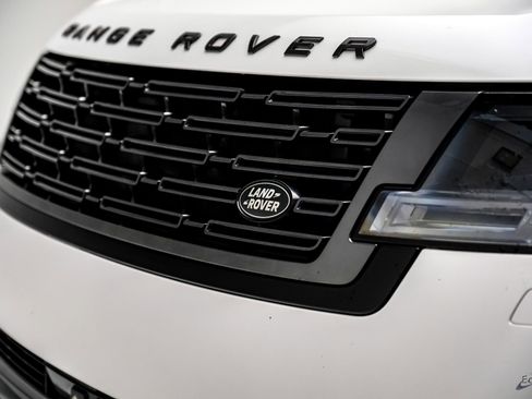 Used 2023 Land Rover Range Rover SE image 32