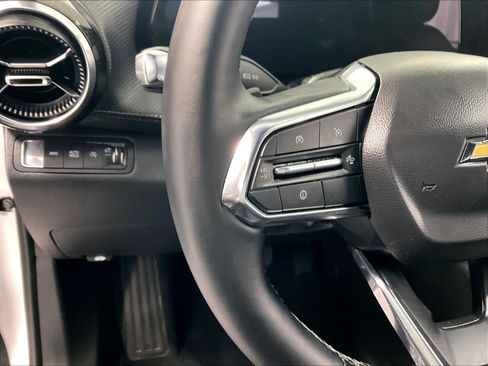 Used 2025 Chevrolet Equinox LT image 22