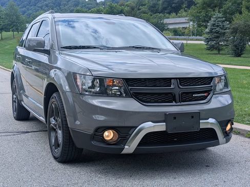 Used 2019 Dodge Journey Crossroad AWD/4WD image 2