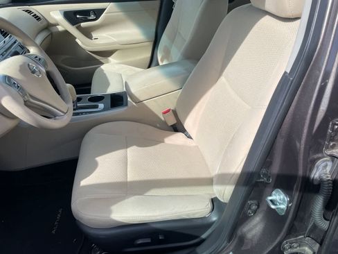 Used 2015 Nissan Altima 2.5 S w/ Sport Value Package FWD image 9