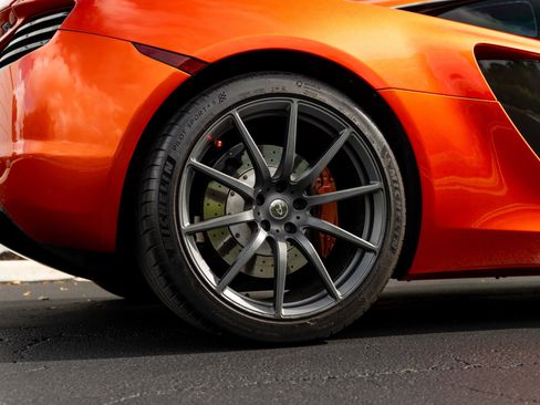 Used 2013 McLaren MP4-12C image 15