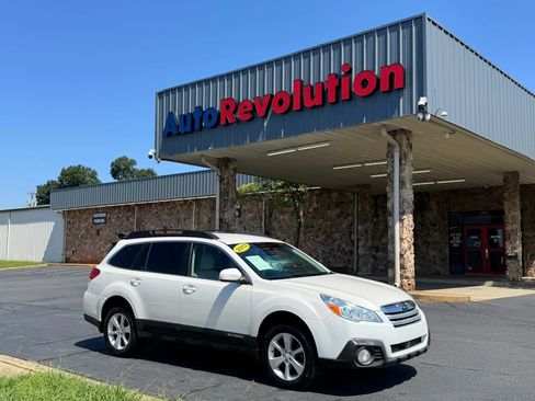 Used 2013 Subaru Outback 2.5i Premium w/ Popular Pkg 1B AWD/4WD image 1