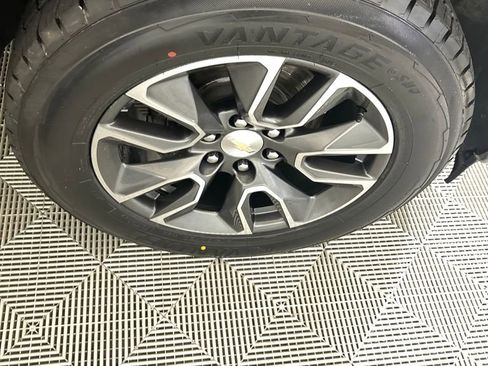 Used 2022 Chevrolet Silverado 1500 LT image 11