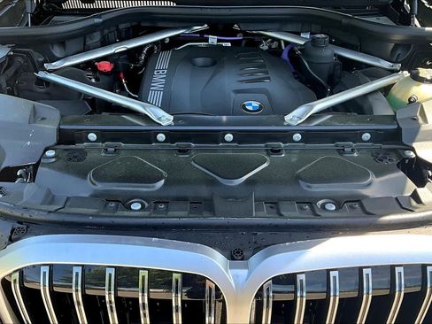 New 2026 BMW X7 xDrive40i w/ Premium Package AWD/4WD image 16