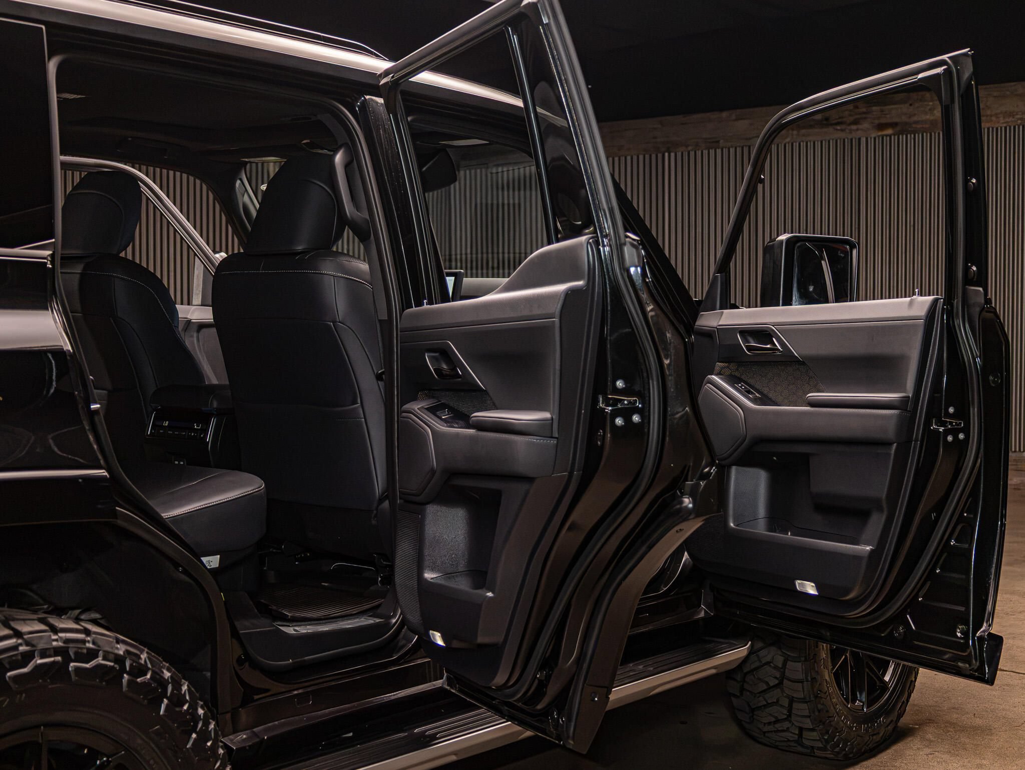 Used 2026 Lexus GX 550 w/ Accessory Package (2T) AWD/4WD image 30