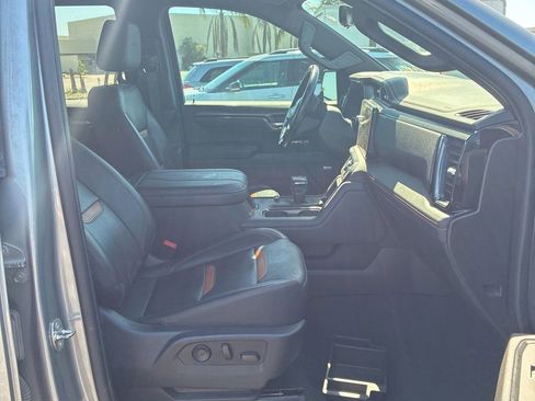 Used 2023 GMC Sierra 1500 AT4 w/ Technology Package AWD/4WD image 17
