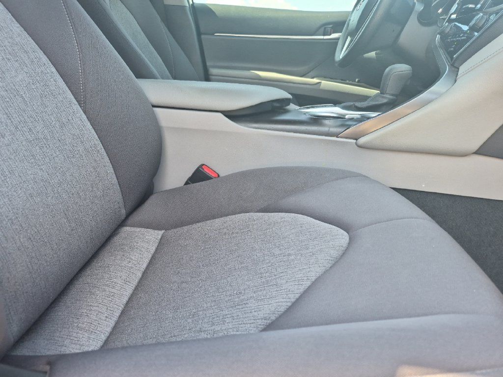 Used 2023 Toyota Camry LE FWD image 15