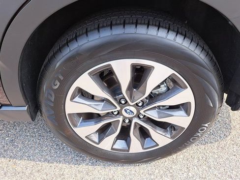 Certified 2025 Subaru Outback Limited AWD/4WD image 36