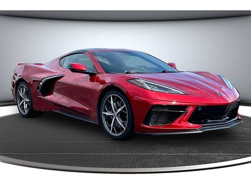 Used 2021 Chevrolet Corvette Stingray Premium Cpe w/ Z51 Performance Package RWD image 2