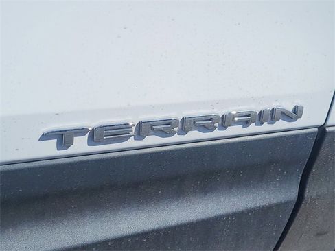 Used 2024 GMC Terrain SLT image 7