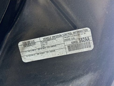 Used 2021 Jeep Grand Cherokee Limited w/ Luxury Group II image 17