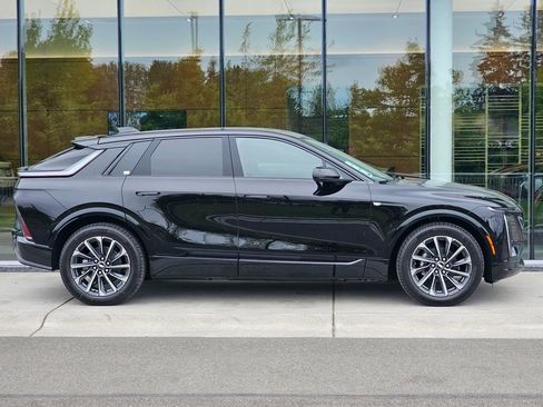 New 2026 Cadillac Lyriq Sport AWD/4WD image 6