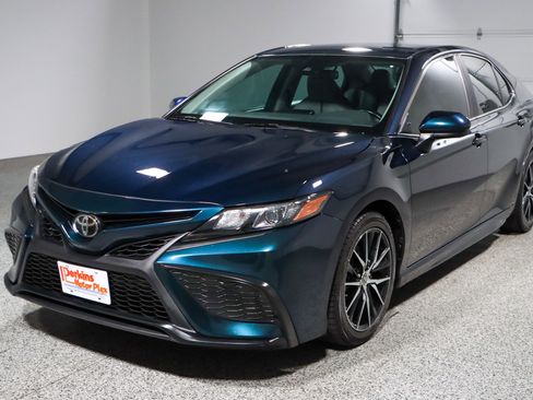 Used 2021 Toyota Camry SE image 29