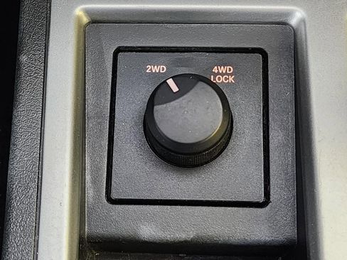 Used 2011 Dodge Nitro SE image 21