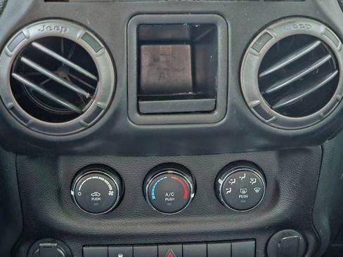 Used 2018 Jeep Wrangler Unlimited Sport w/ Connectivity Group image 21