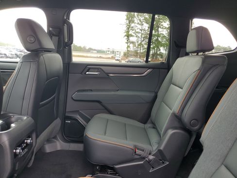 New 2026 GMC Acadia AT4 image 9