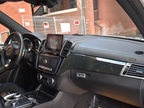 Used 2019 Mercedes-Benz GLS 450 4MATIC image 27