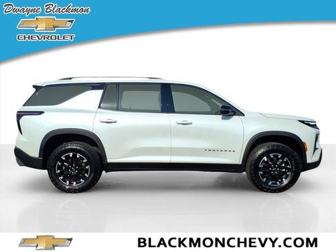 Used 2025 Chevrolet Traverse Z71 w/ LPO, Floor Liner Package image 2