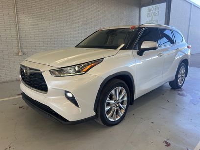 Used 2023 Toyota Highlander Limited