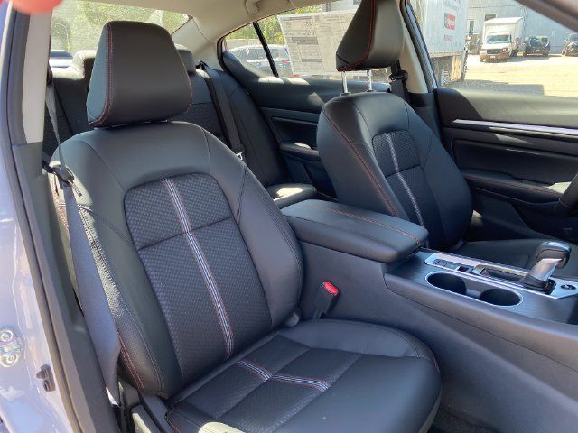 New 2026 Nissan Altima 2.5 SR AWD/4WD image 9