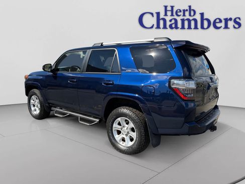 Used 2019 Toyota 4Runner SR5 AWD/4WD image 3