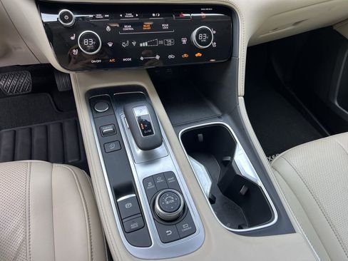 Used 2023 INFINITI QX60 Sensory w/ Vision Package AWD/4WD image 29
