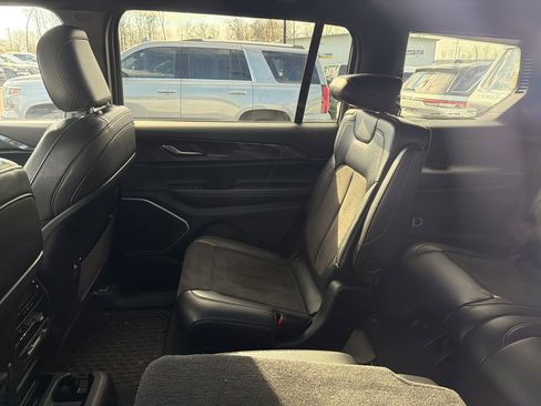 Used 2021 Jeep Grand Cherokee L Laredo image 8