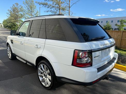Used 2013 Land Rover Range Rover Sport HSE AWD/4WD image 4
