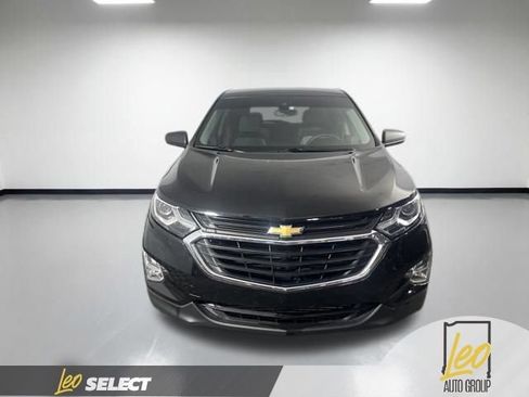 Used 2021 Chevrolet Equinox LS w/ LS Convenience Package AWD/4WD image 2
