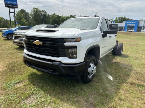 New 2026 Chevrolet Silverado 3500 W/T w/ WT Convenience Package AWD/4WD image 2