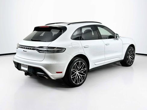 Certified 2026 Porsche Macan AWD/4WD image 9