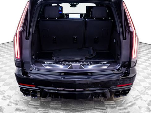 New 2026 Cadillac Escalade V w/ LPO, ONYX Package AWD/4WD image 30
