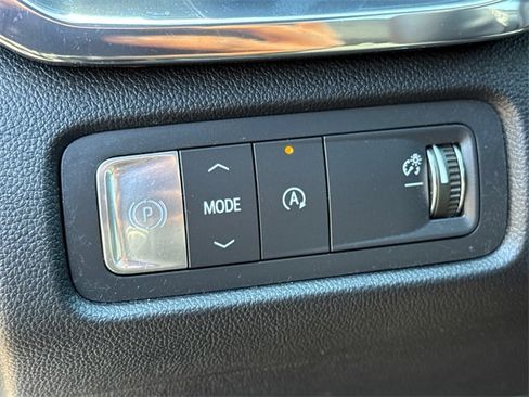 Used 2025 GMC Acadia Denali w/ Super Cruise Package image 24